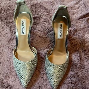 adorable size 6 1/2 Steve Madden heels